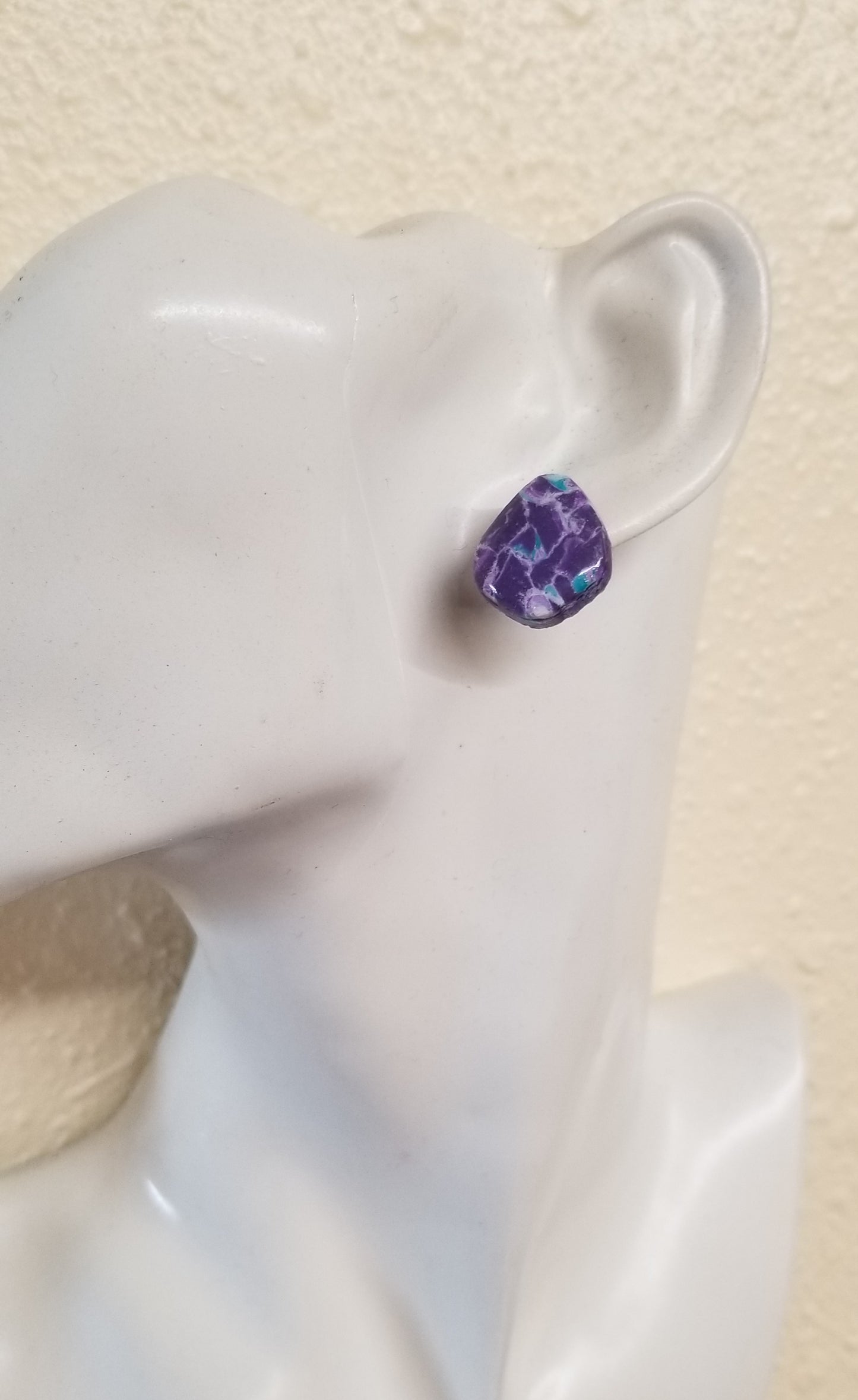 Pebble Stud - Purple marble