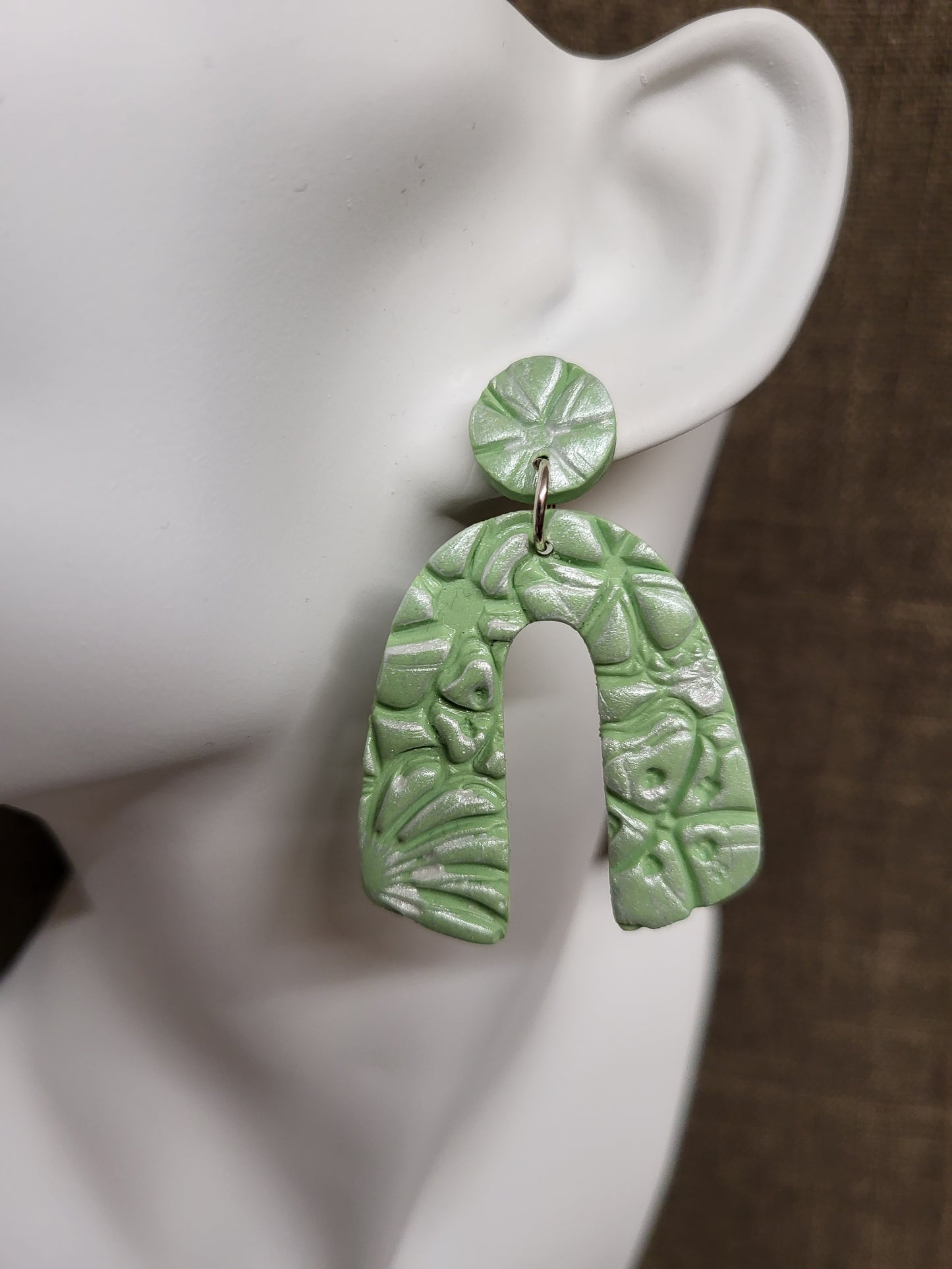 Pastels - Olivia Statement Earrings - Green Flower Textured - Medium