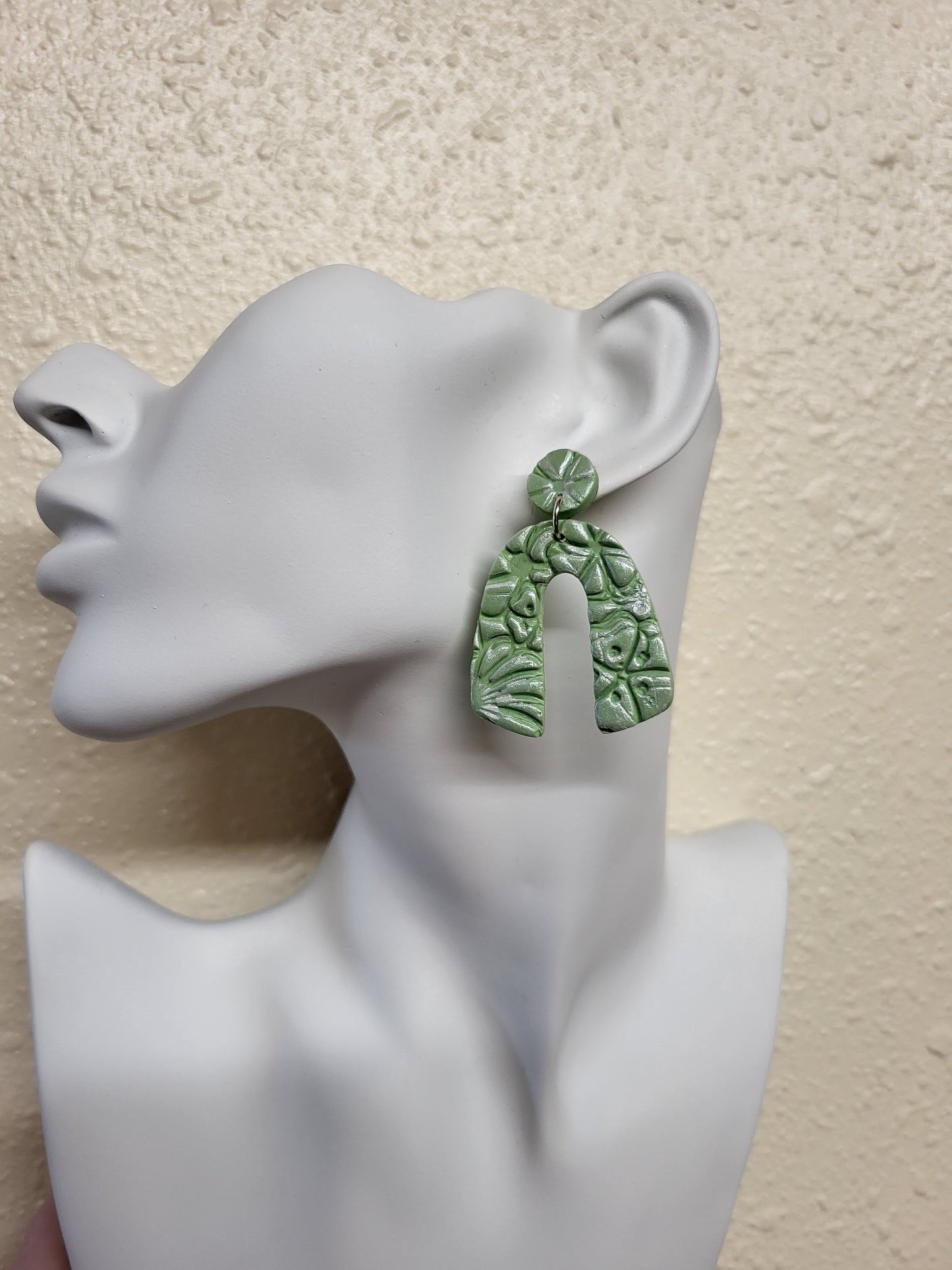 Pastels - Olivia Statement Earrings - Green Flower Textured - Medium